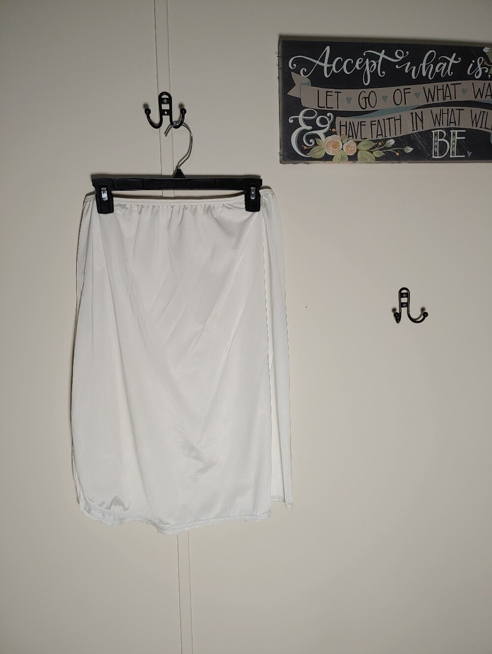 Vanity Fair Med/Large White Half Slip